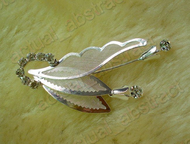 wholesale88Czech rhinestone&silver plated brooch free  