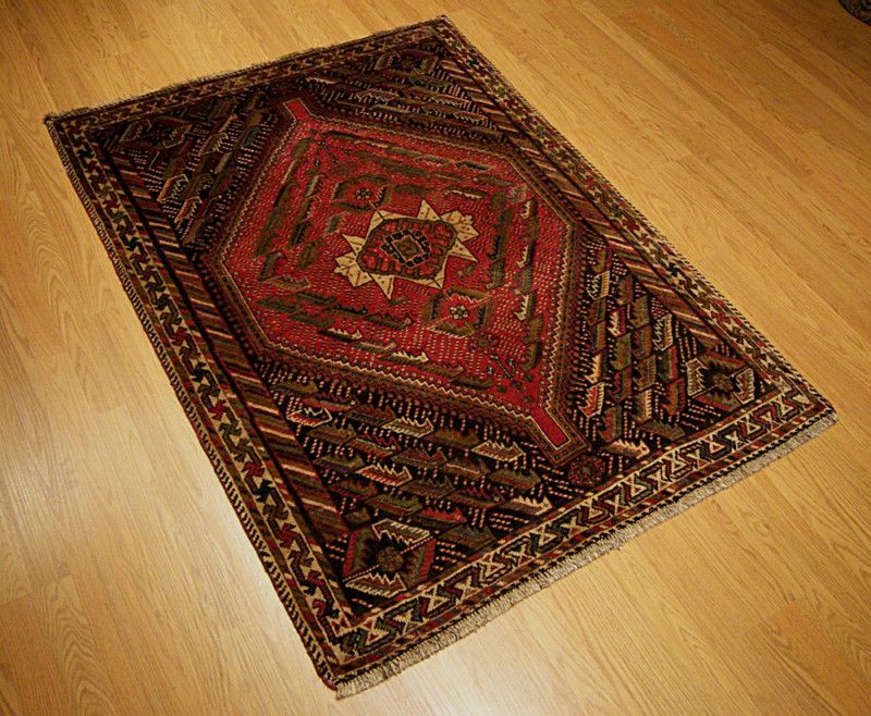 Beautiful Handmade Persian Kashkahi Wool Area Rug  