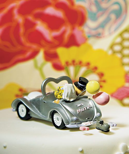 WEDDING FUNNY BRIDE & GROOM IN CAR CAKE TOPPER FIGURINE 068180084135 