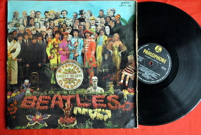 BEATLES SGT. PEPPER’S YELLOW PARLOPHONE 1STYU PRESS LP  