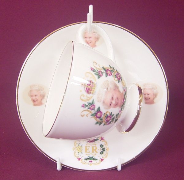 BONE CHINA DIAMOND JUBILEE QUEEN ELIZABETH II CUP & SAUCER (WITH 