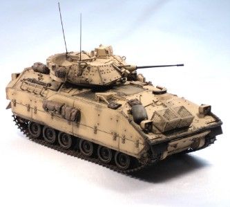 Built 1/35 Desert M2 Bradley Afganistan Iraq  