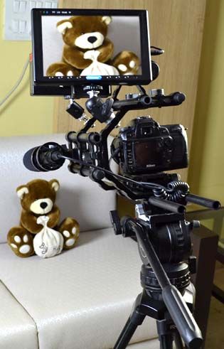 CAMERA,LED LIGHT ,MIC , MIC SUSPENSION,LCD,TRIPOD STAND AND OTHER 