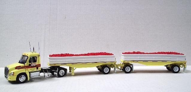 Tonkin Replicas Meyer Tomato Co Cascadia w/24 flatbed Trailers w 