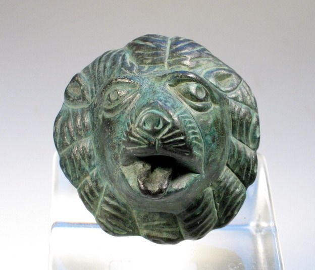 ROMAN BRONZE HEAD OF A LION  