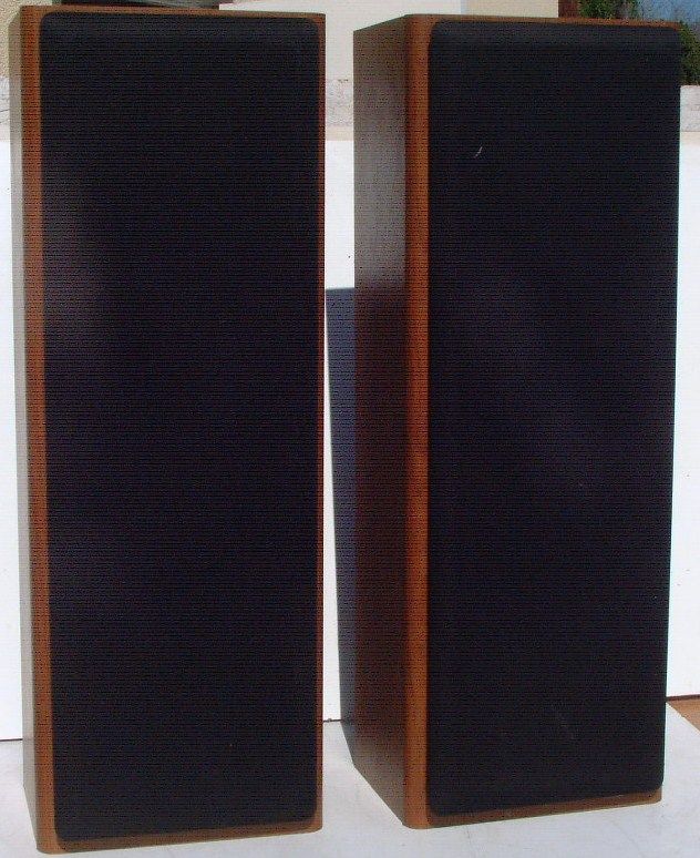 Vintage 260 Watts TECHNICS SPEAKERS each is 3 Way 2 Woofer SB A33 