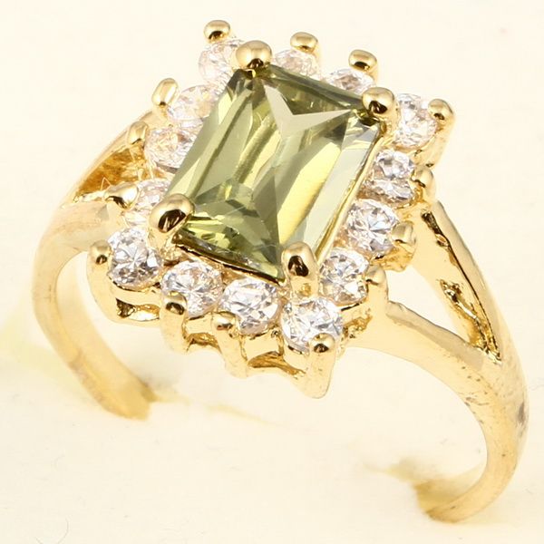 GORGEOUS PRINCESS GREEN PERIDOT *A103* RING  