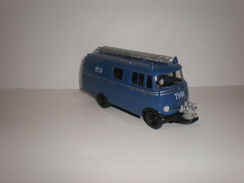 43 1950S FIRE BUS MERCEDES BENZ L.319 LF 8 BLUE  