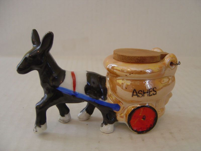 VINTAGE DONKEY PULLING TOILET ASHTRAY MADE IN JAPAN  