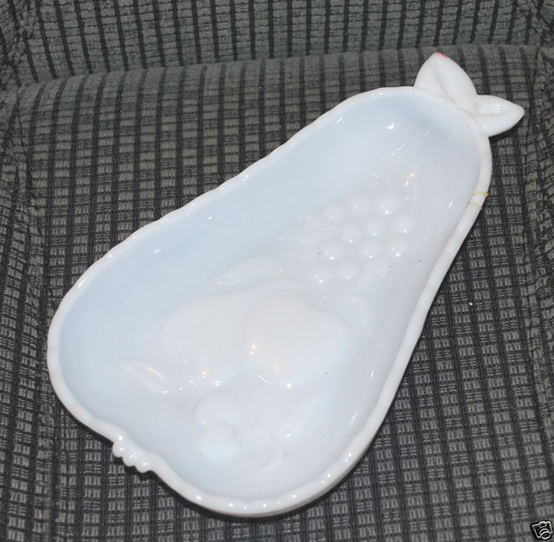 Vintage White Milk Glass Fruit Bowl Serving Dish VTG  