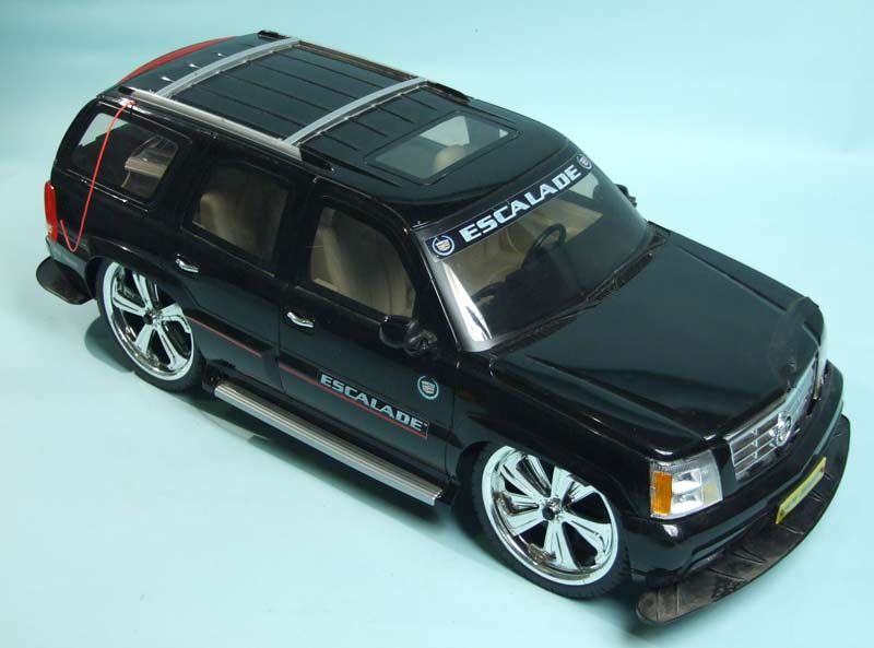 2004 Cadillac Escalade Remote Control Car for Parts  