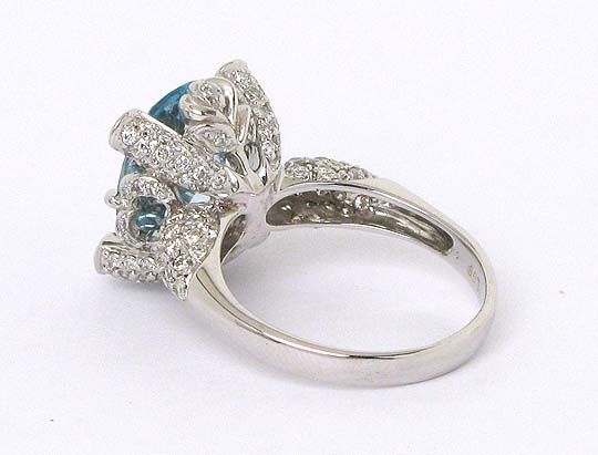 OPULENT 18K GOLD 13.7 CARATS DIAMONDS & AQUAMARINE RING  