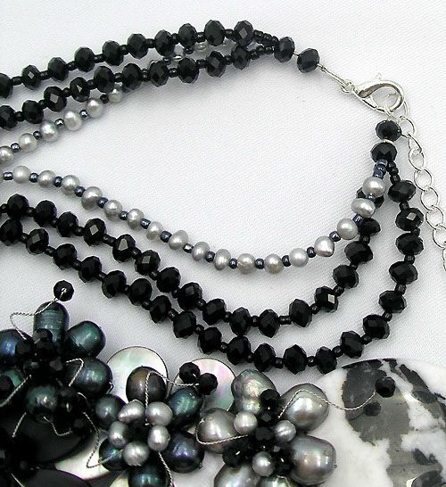   Lip Shell Black Agate Crystal Glass Flower Choker Necklace 15  