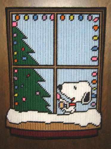 SNOOPYS CHRISTMAS WINDOW PLASTIC CANVAS PATTERN  